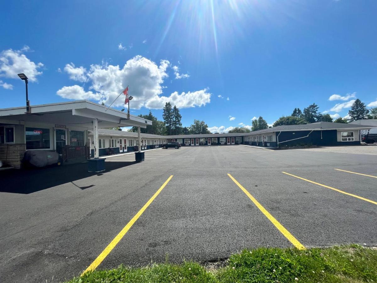 Holiday Motel Sault Ste. Marie Dış mekan fotoğraf